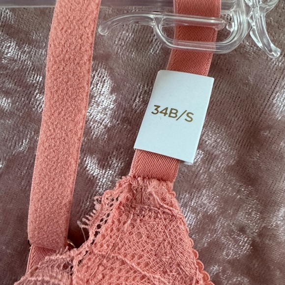 BOGO Nicole Miller Coral Lace Bra - Picture 4 of 7